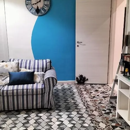 Maison De Revel Bed & Breakfast 3*