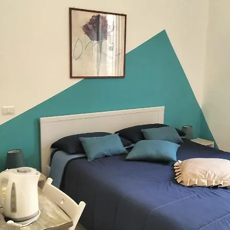 Maison De Revel Bed & Breakfast 3*