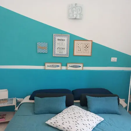 Maison De Revel Bed & Breakfast 3*