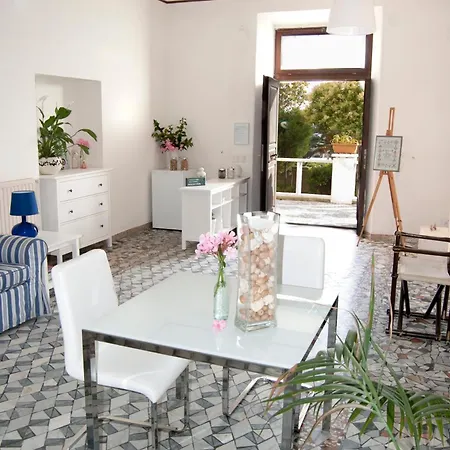 Maison De Revel Civitavecchia