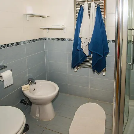 Maison De Revel Bed & Breakfast 3*