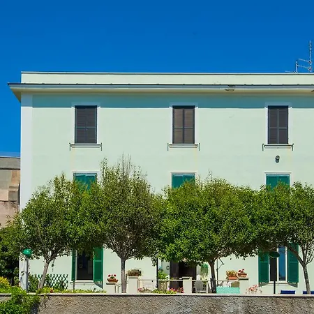 Bed & Breakfast Maison De Revel Civitavecchia