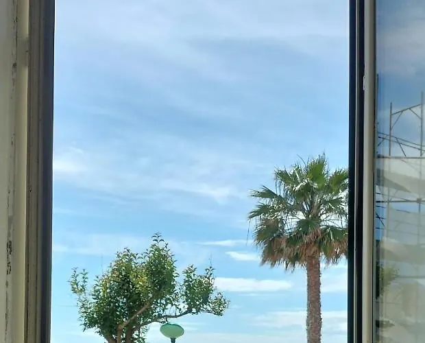 Maison De Revel Civitavecchia