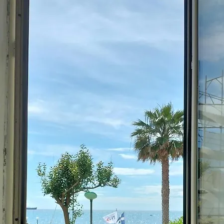 Maison De Revel チビタベッキア