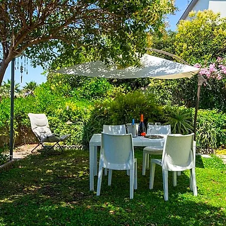 Maison De Revel Bed & Breakfast