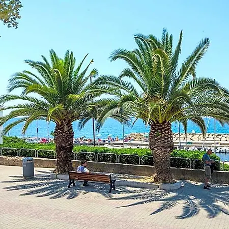 Maison De Revel Civitavecchia