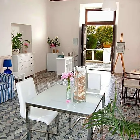 Bed & Breakfast Maison De Revel 3*